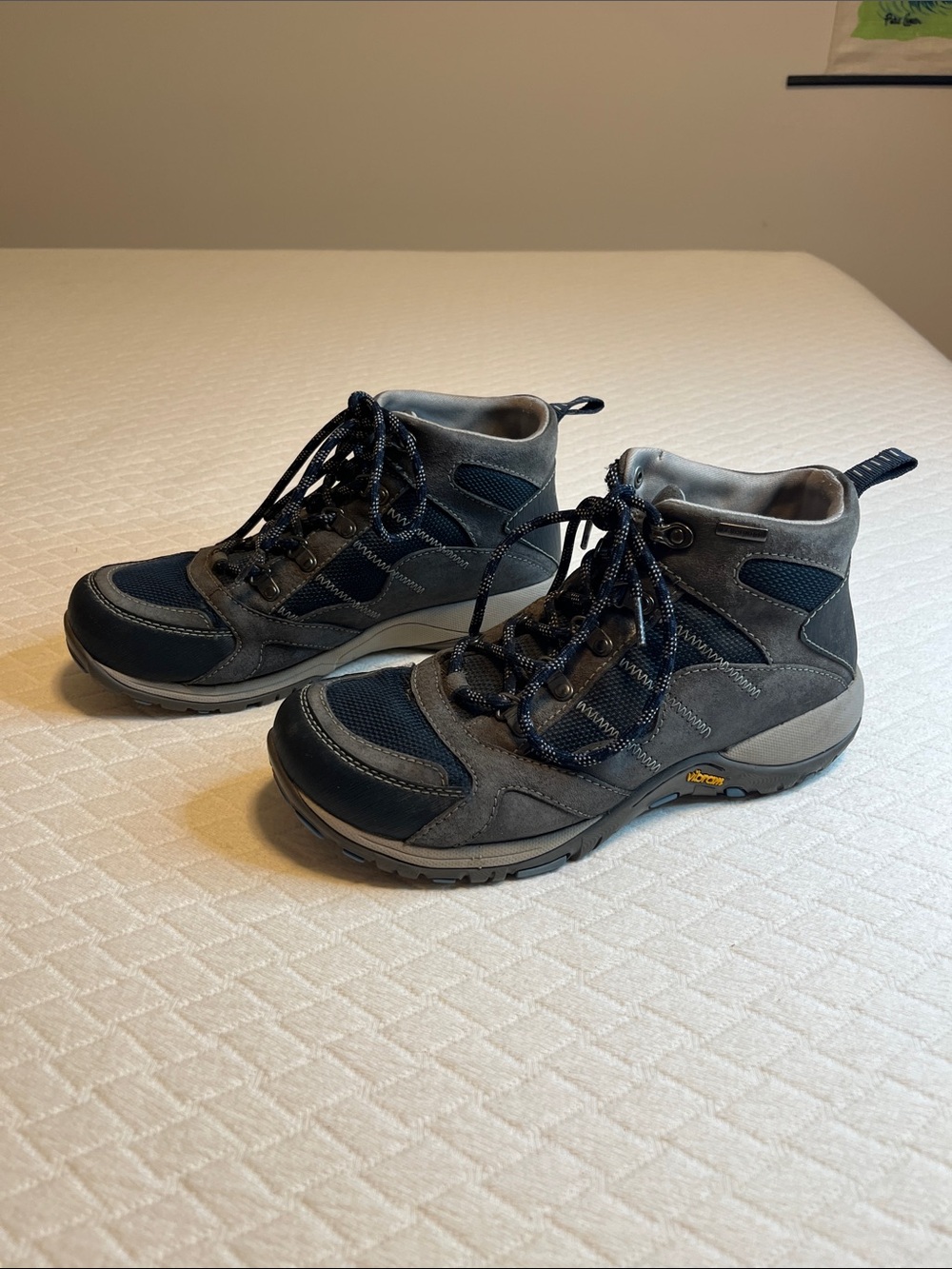 Dansko Women's Lace-Up hi top Hiking Boots in Navy and Gray, EU 39